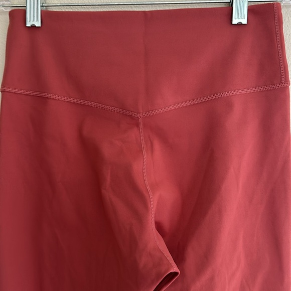 ⬇️PRICE DROP⬇️ Nike Dri-Fit Leggings Dusty Rose Size M NWOT NEVER WORN - Picture 4 of 6